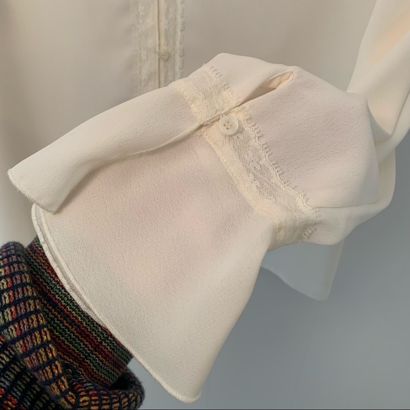 Vintage Bell Sleeve Cream Women’s Bohemian Button Down shirt - Picture 5 of 10